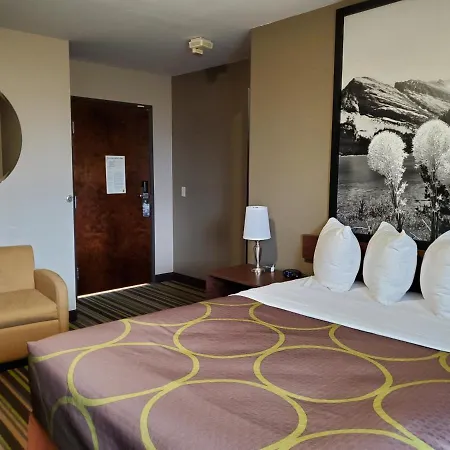 Super 8 By Wyndham Belgrade/Bozeman Airport Motel Exterior foto