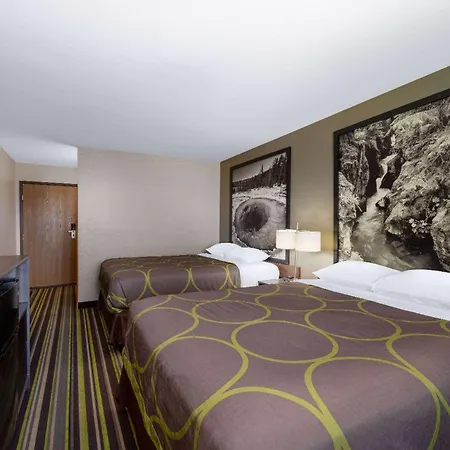 Super 8 By Wyndham Belgrade/Bozeman Airport Motel Exterior foto